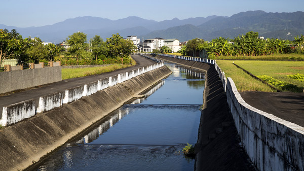 排水渠道 drainage facilities